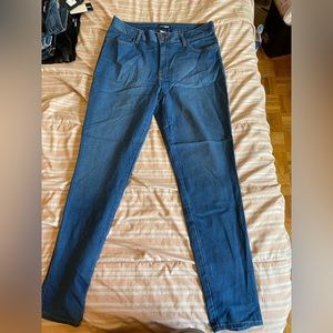 Light blue jogging jeans